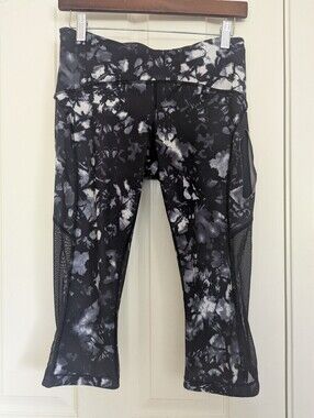 Lululemon Mesh Cropped Leggings - Size 8